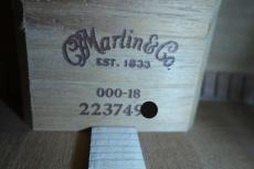 Martin 000-18 Standard / Old Decal Logo・Open Back Peg・Solid Spruce Top・Solid Mahogany Side and Back・Ebony Fingerboard and Bridge・Tortoiseshell Color Pick-guard【With Original Case】2020年製_15