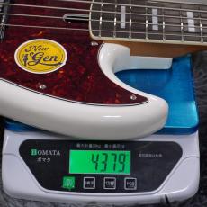 Sire Marcus Miller V7 New Gen 5-String Antique White_11