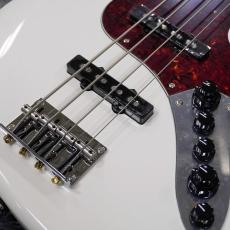 Sire Marcus Miller V7 New Gen 4-String Antique White_3
