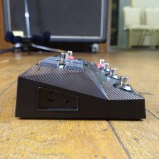 ZOOM B2 FOUR_5