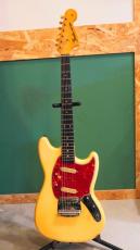 Fender 1965 Mustang White_12