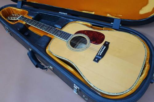 Martin Guitar of Month D-45KLE Limited Edition / Solid Bear claw Engelmann Spruce Top・Solid Flamed Koa wood Side and Back・Mahogany 1P-Neck・Solid Abalone Head and Body Trim and Rosette【With Original Mark Leaf