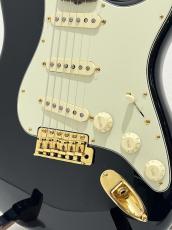 Fender Limited Edition American Vintage II 1961 Stratocaster Gold Hardwear / Black_3