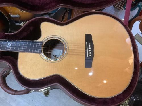 Morris S-101 with L.R.Baggs Lyric