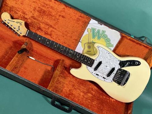 Fender MUSTANG OLW/R　