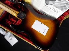 Fender Custom Shop Limited Edition 70th Anniversary 1954 Stratocaster Journeyman Relic Wide-Fade 2-Color Sunburst_8
