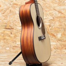 Larrivee OM-24 Vine Logo Short Scale_4