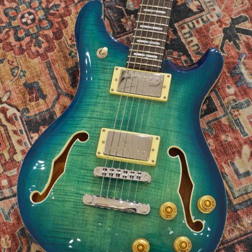 Sire Larry Carlton Q7 Hollow / TBL (Transparent Blue)