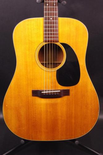 Martin D-18