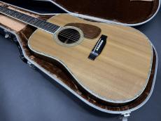 Martin D-45 Custom 1985年製 / Solid Spruce Top・Solid Rosewood Side and Back・Vertical Logo・Solid Abalone Trim・Mahogany 1P-Neck・Style D-45 Snow Flakes Inlay・Ebony Fingerboard and Bridge・Long Saddle_2