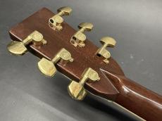 Martin D-45 Custom 1985年製 / Solid Spruce Top・Solid Rosewood Side and Back・Vertical Logo・Solid Abalone Trim・Mahogany 1P-Neck・Style D-45 Snow Flakes Inlay・Ebony Fingerboard and Bridge・Long Saddle_10