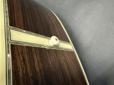 Martin D-45 Custom 1985年製 / Solid Spruce Top・Solid Rosewood Side and Back・Vertical Logo・Solid Abalone Trim・Mahogany 1P-Neck・Style D-45 Snow Flakes Inlay・Ebony Fingerboard and Bridge・Long Saddle_15