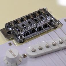 Squier Affinity Series Stratocaster, Maple Fingerboard, White Pickguard, Olympic White_4