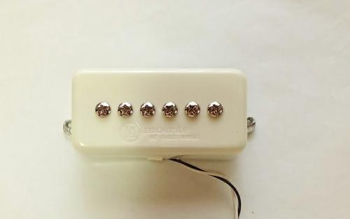 Mosrite ホワイトピックアップ