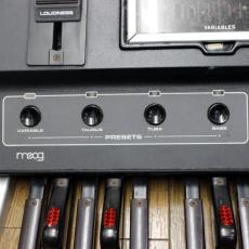 Moog TAURUS1  伝説の足鍵盤シンセサイザー  タウラス ペダルシンセ、(ペダルベース)です。_6