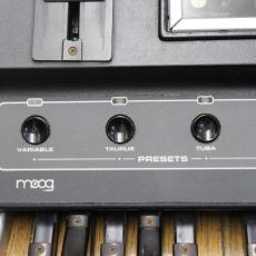 Moog TAURUS1  伝説の足鍵盤シンセサイザー  タウラス ペダルシンセ、(ペダルベース)です。_11