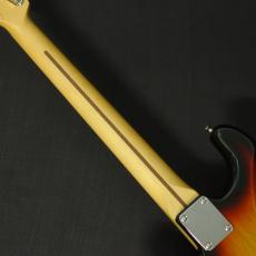 Fender Made in Japan Hybrid II Stratocaster Maple Fingerboard 3-Color Sunburst_6