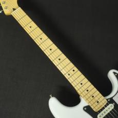 Fender Made in Japan Hybrid II Stratocaster Maple Fingerboard Arctic White_5