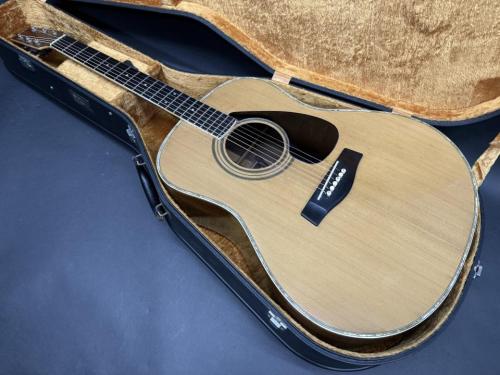 YAMAHA FG-1000J 1974年製　/ Black Label・Top and Side and Back・Pearloid Inlay・Solid Spruce Top・Side Palisander Back Palisander and Jacaranda 3P-Back・Ebony Fingerboard and Bridge・Mahogany Neck【With Original Hard 