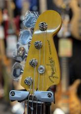 Fender American Professional Classic Mustang Bass - 3-Color Sunburst -_4