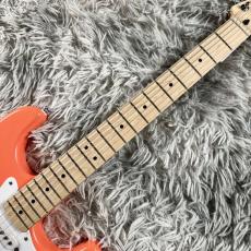 Squier SONIC STRATOCASTER HSS Maple FingerboardWhite Pickguard Tahitian Coral【現物画像】10/9更新_3