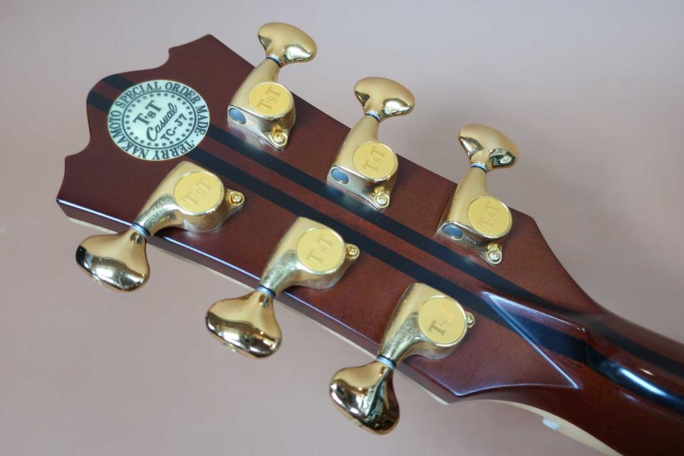 Terry's Casual TC-J7 Cherry / Head Abalone Inlay・Top and