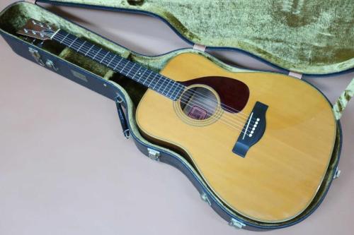YAMAHA FG-500 / Red Label・Original Peg・Solid Spruce Top・Solid Jacaranda Back・Jacaranda Side・Ebony Fingerboard and Bridge・Maple Binding・Original Pick-guard【With Original Hard Case】1972年製