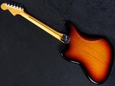 Fender American Professional Classic Jaguar 3-Color Sunburst_6