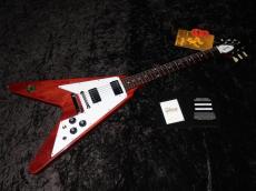 Gibson Custom Shop 1971 Flying V Medallion Reissue VOS : Medallion Cherry_6