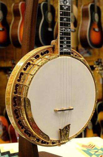 Ome  Grand Artist Hummingbird Custom