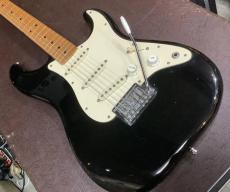 Fender  USA  1983 Standard Stratocaster Black フェンダー　U.S.A.　ストラトキャスター　'83年製_2