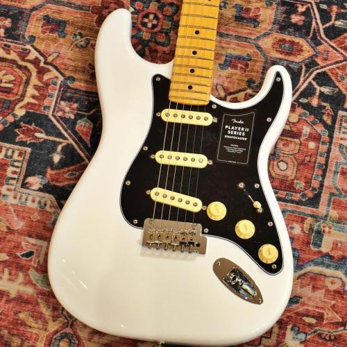 Fender Player II Stratocaster, Maple Fingerboard, Polar White 【特価】