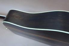 Cat's Eyes CE-1500 / Torch Inlay・Gotoh Gold Peg・Solid Spruce Top・Solid Jacaranda Side and Back・ Ebony Fingerboard and Bridge・Cat’s Eyes Inlay・Herringbone Binding・Tortoiseshell Color Pick guard【With Hard Case】  1_3