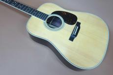 Martin D-35 Standard / Grover Peg・Old Style Decal Logo・Solid Spruce Top・Solid Indian Rosewood Side and Back・Ebony Fingerboard and Bridge White Antique Binding・Tortoise Color Pick-guard 【With Original Case】20_3