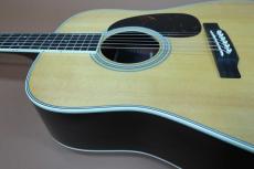 Martin D-35 Standard / Grover Peg・Old Style Decal Logo・Solid Spruce Top・Solid Indian Rosewood Side and Back・Ebony Fingerboard and Bridge White Antique Binding・Tortoise Color Pick-guard 【With Original Case】20_13