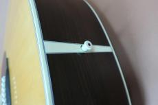 Martin D-35 Standard / Grover Peg・Old Style Decal Logo・Solid Spruce Top・Solid Indian Rosewood Side and Back・Ebony Fingerboard and Bridge White Antique Binding・Tortoise Color Pick-guard 【With Original Case】20_15