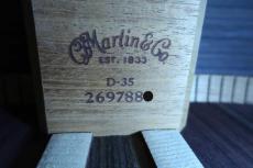 Martin D-35 Standard / Grover Peg・Old Style Decal Logo・Solid Spruce Top・Solid Indian Rosewood Side and Back・Ebony Fingerboard and Bridge White Antique Binding・Tortoise Color Pick-guard 【With Original Case】20_16