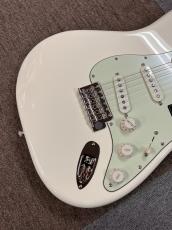 Fender Limited Edition American Professional Classic Stratocaster Maple Fingerboard, Olympic White_5