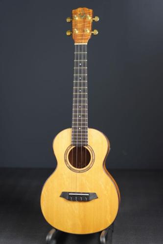 G String T4 Custom Tenor Ukulele