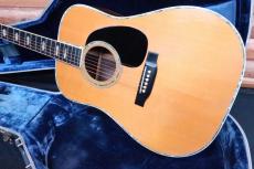 Martin D-45 / Vertical Logo・Original Grover Gold Peg・Solid Abalone Trim & Rosette・German Spruce Top・Rosewood Side and Back・Mahogany Neck・Square Rod・Non-Scalloped X Brace【With Original Blue Hard Case】   1974年_2