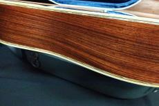 Martin D-45 / Vertical Logo・Original Grover Gold Peg・Solid Abalone Trim & Rosette・German Spruce Top・Rosewood Side and Back・Mahogany Neck・Square Rod・Non-Scalloped X Brace【With Original Blue Hard Case】   1974年_3