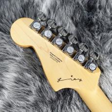 Fender Chilli Beans. Lily Cyclone Lily Blue_9