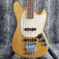 Fender Chilli Beans. Maika Mustang Bass Aged Natural