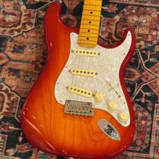 Fender American Professional Stratocaster, Maple Fingerboard, Aged Cherry Burst