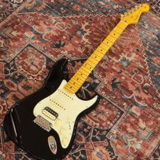 Fender American Professional Stratocaster HSS, Maple Fingerboard, Black_2