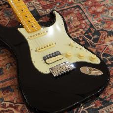 Fender American Professional Stratocaster HSS, Maple Fingerboard, Black_3