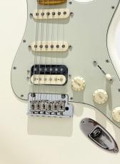 Fender American Professional Stratocaster HSS, Maple Fingerboard, Olympic White_3