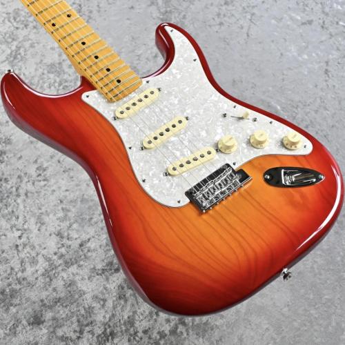 Fender 【新製品】American Professional Stratocaster Maple FB -Cherry Burst- SN:US26025530 ≒3.77kg