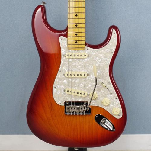 Fender American Professional Stratocaster Aged Cherry Burst