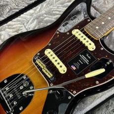 Fender American Professional Jaguar 3-Color Sunburst_3
